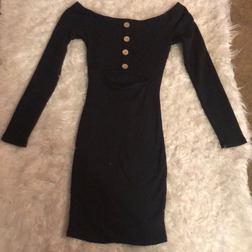 tight black dress;)